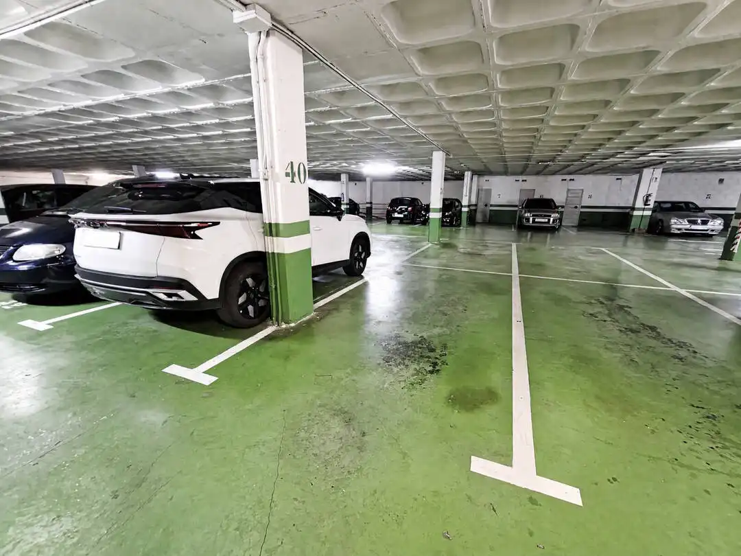Parking de Piso en venta en Santurtzi  con Calefacción y Terraza
