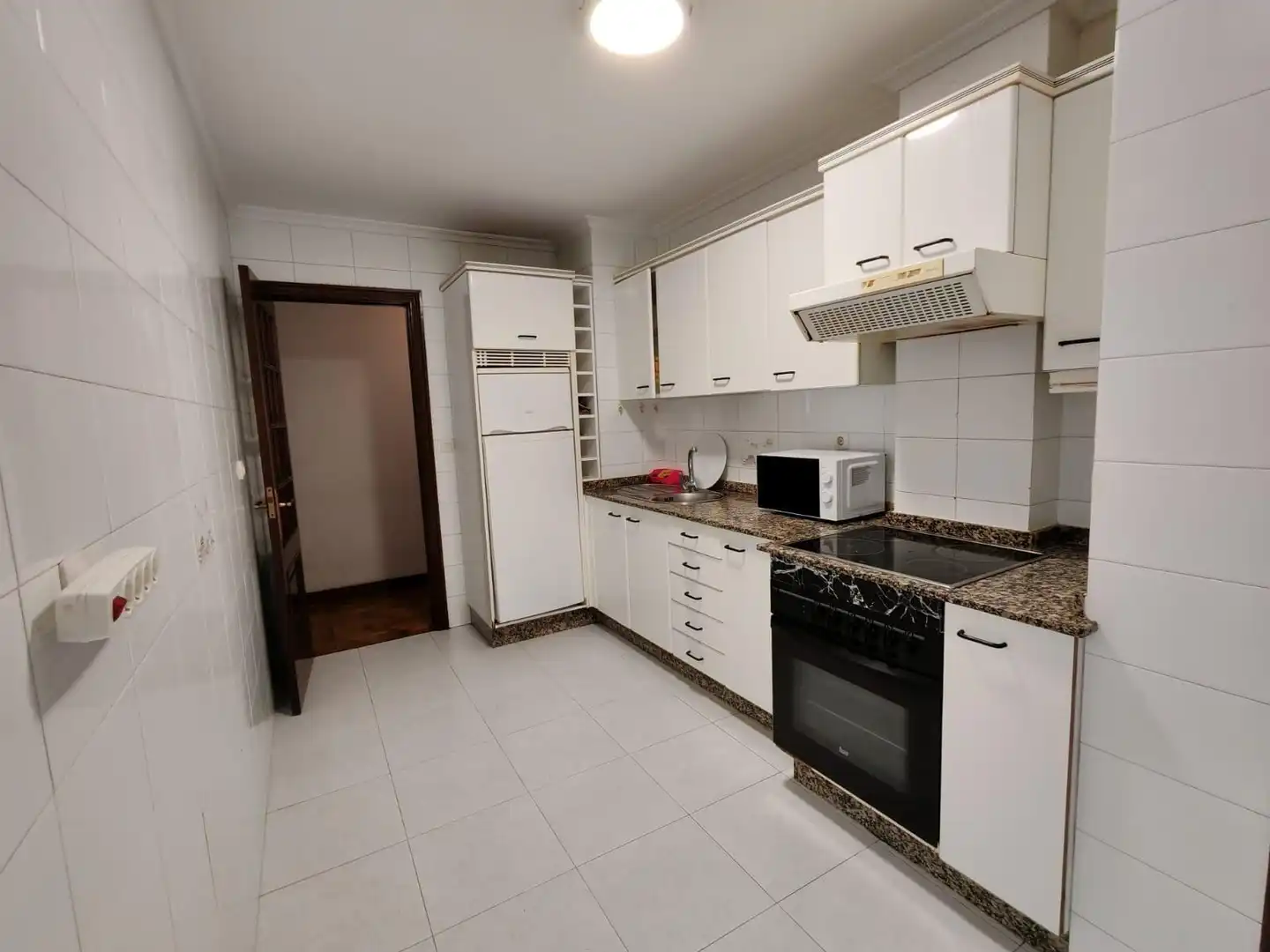 Kitchen of Flat for rent in Vigo   with Heating, Terrace and Furnished