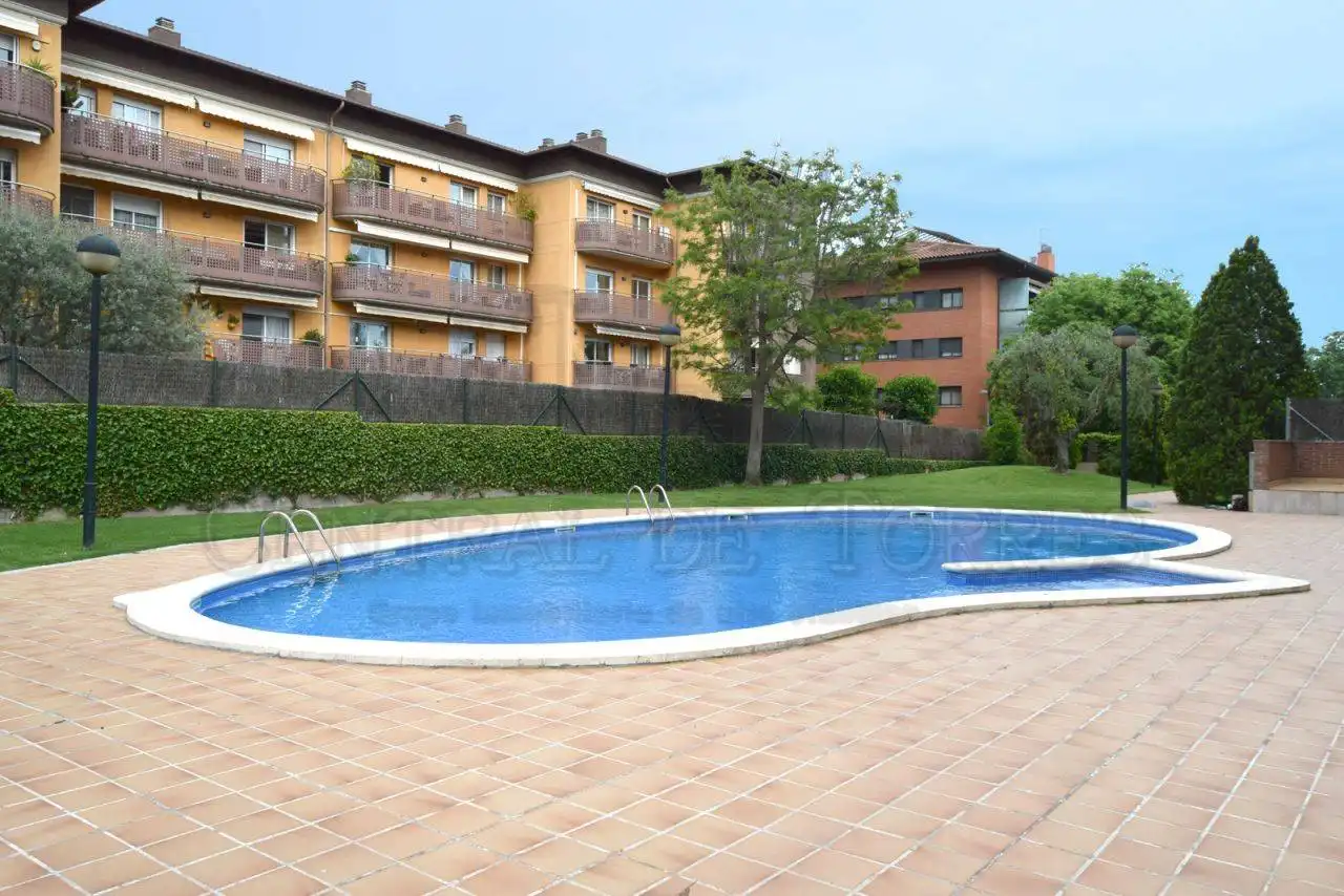 Piscina de Piso en venta en Sant Cugat del Vallès con Aire acondicionado, Calefacción y Parquet