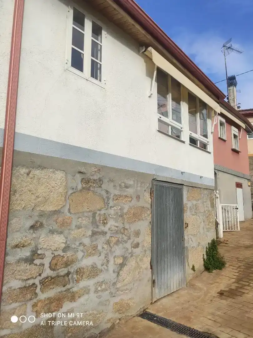 Vista exterior de Finca rústica en venda en Paradela amb Jardí privat, Parquet i Traster