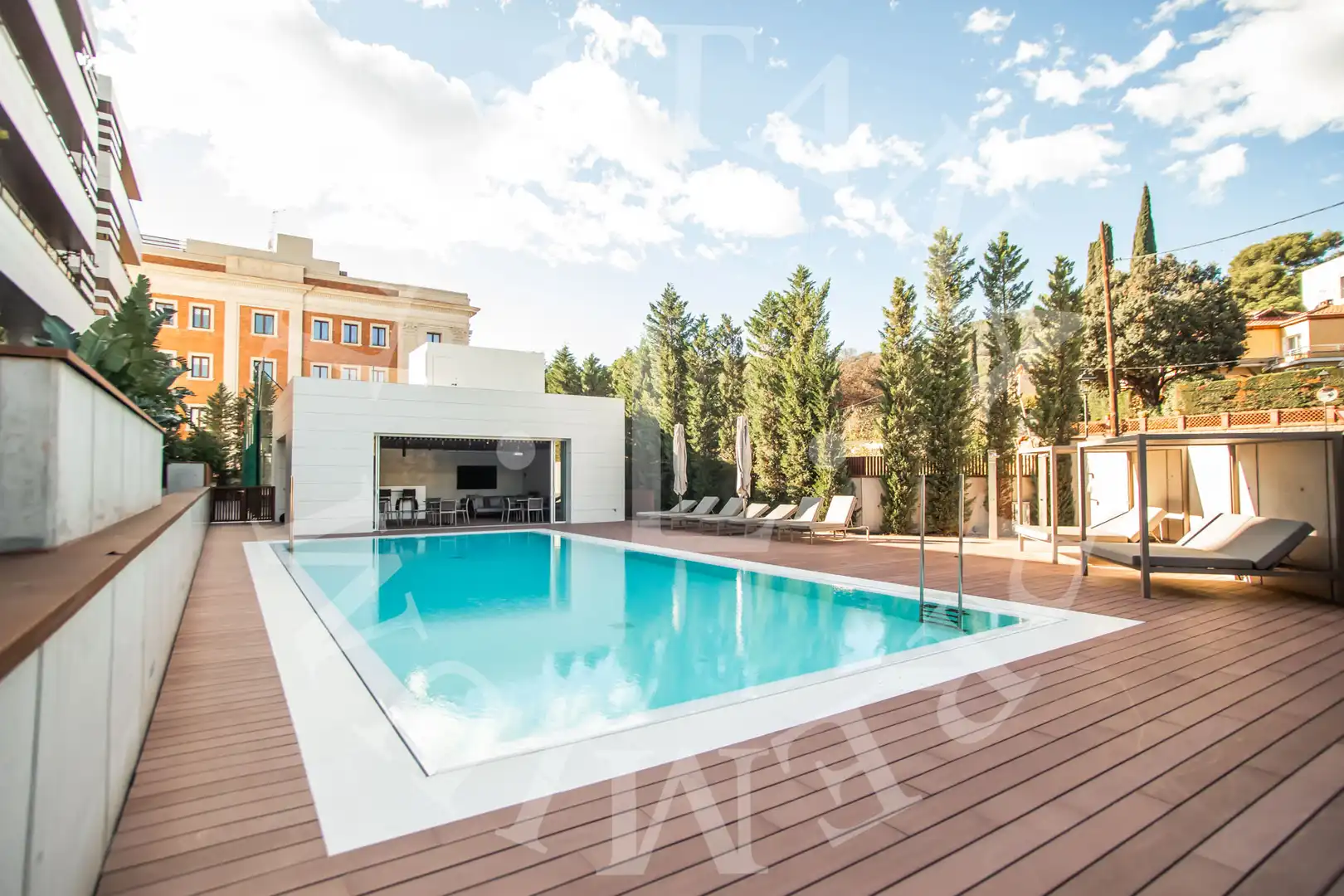 Piscina de Pis en venda en Barcelona amb Aire condicionat, Calefacció i Parquet