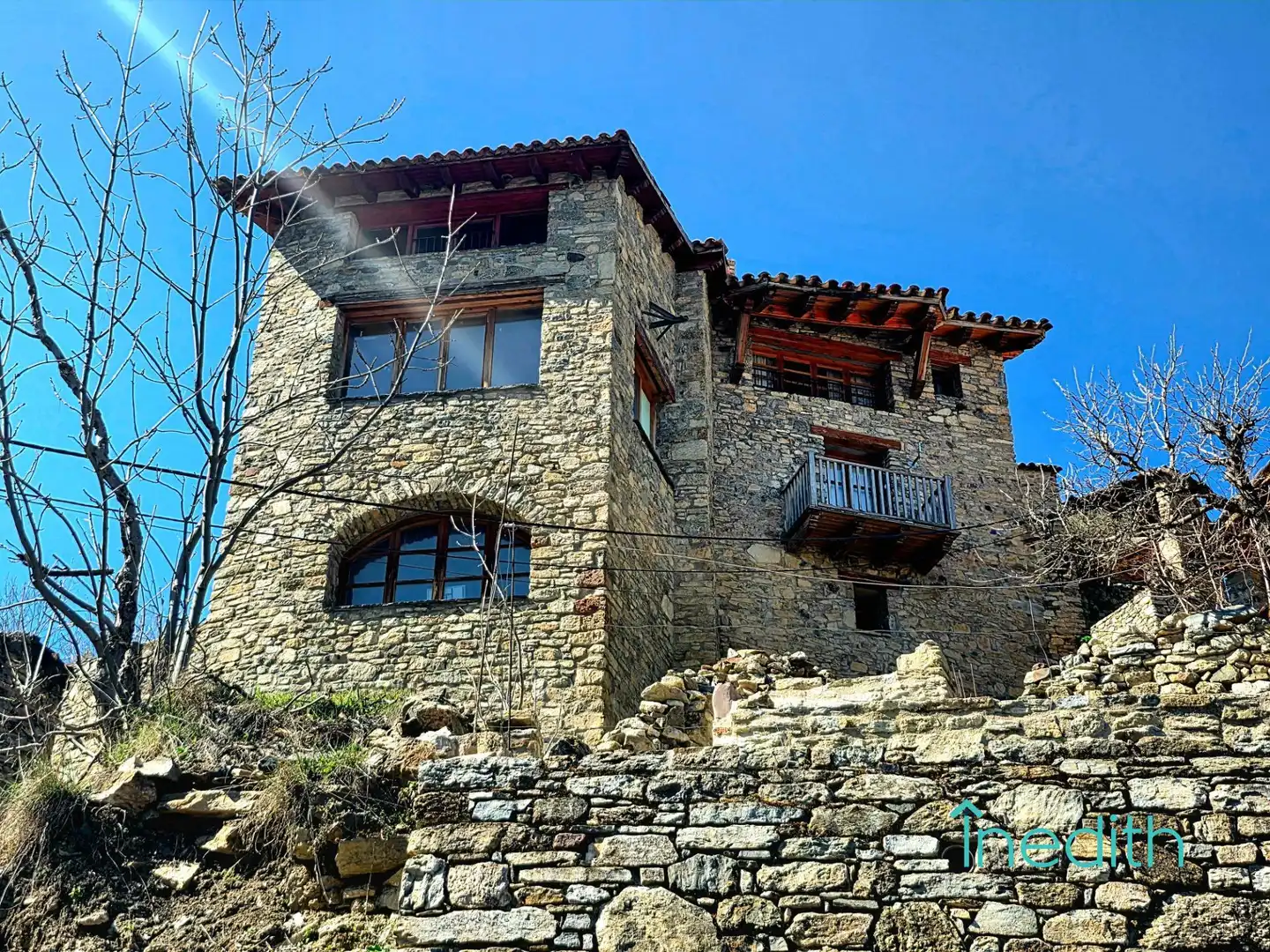 Vista exterior de Casa o xalet en venda en El Pont de Bar amb Aire condicionat, Jardí privat i Terrassa