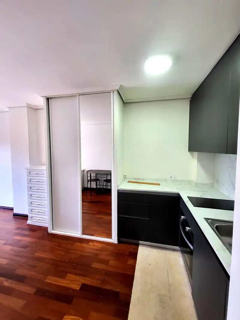 Kitchen of Study for rent in Vigo   with Furnished, Oven and Washing machine