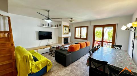 Foto 2 de Casa adosada en venta en Calle Trastamara, La Puebla de Alfindén, Zaragoza