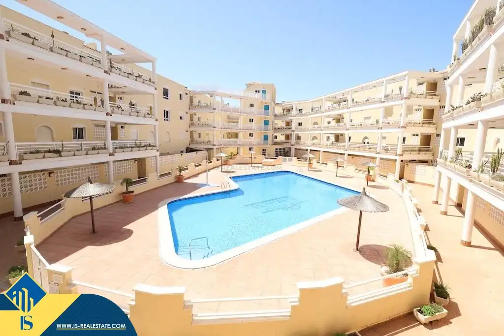 Piscina de Pis de lloguer en Orihuela amb Moblat, Forn i Rentadora