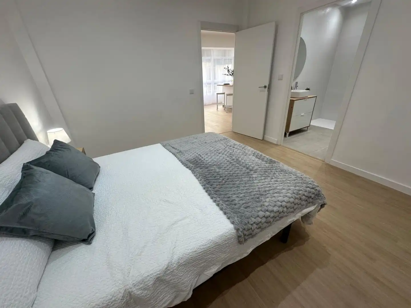 Habitación de Piso en venta en Castellón de la Plana / Castelló de la Plana con Terraza y Amueblado