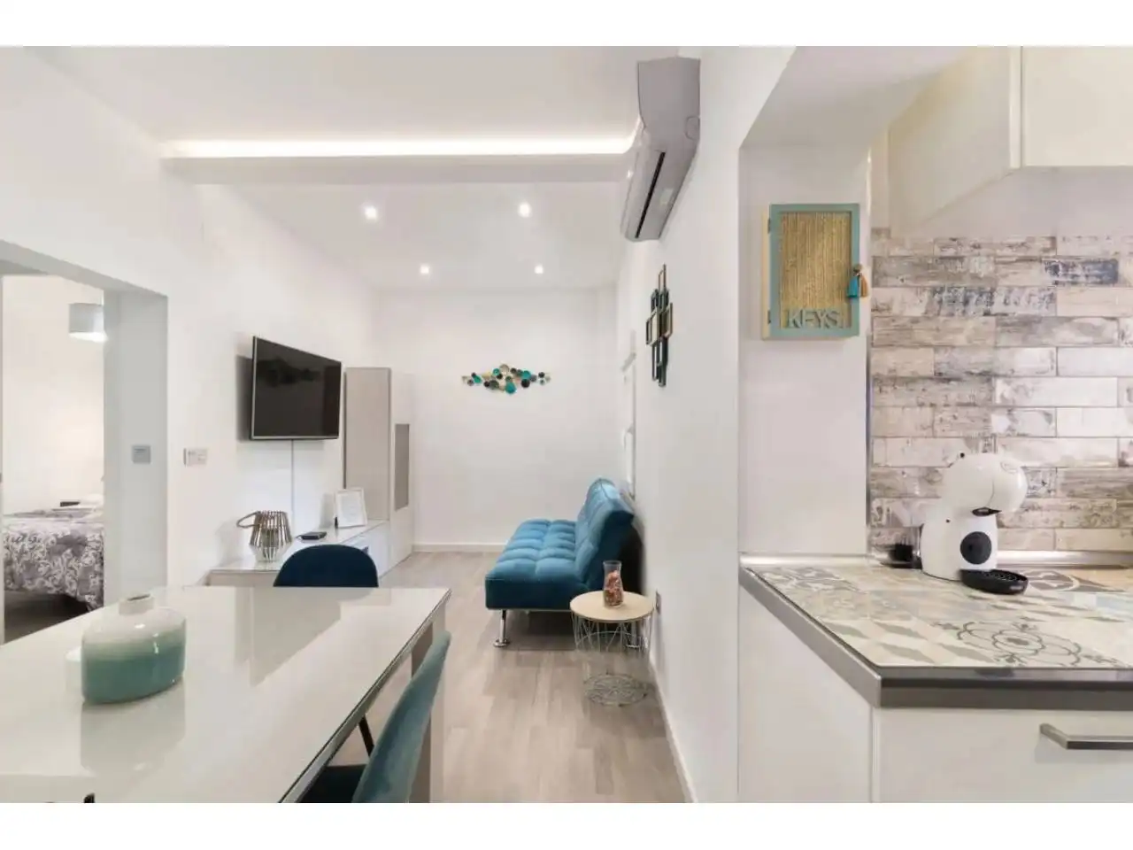 Living room of Study for sale in Sant Joan Despí  with Air Conditioner, Heating and Parquet flooring