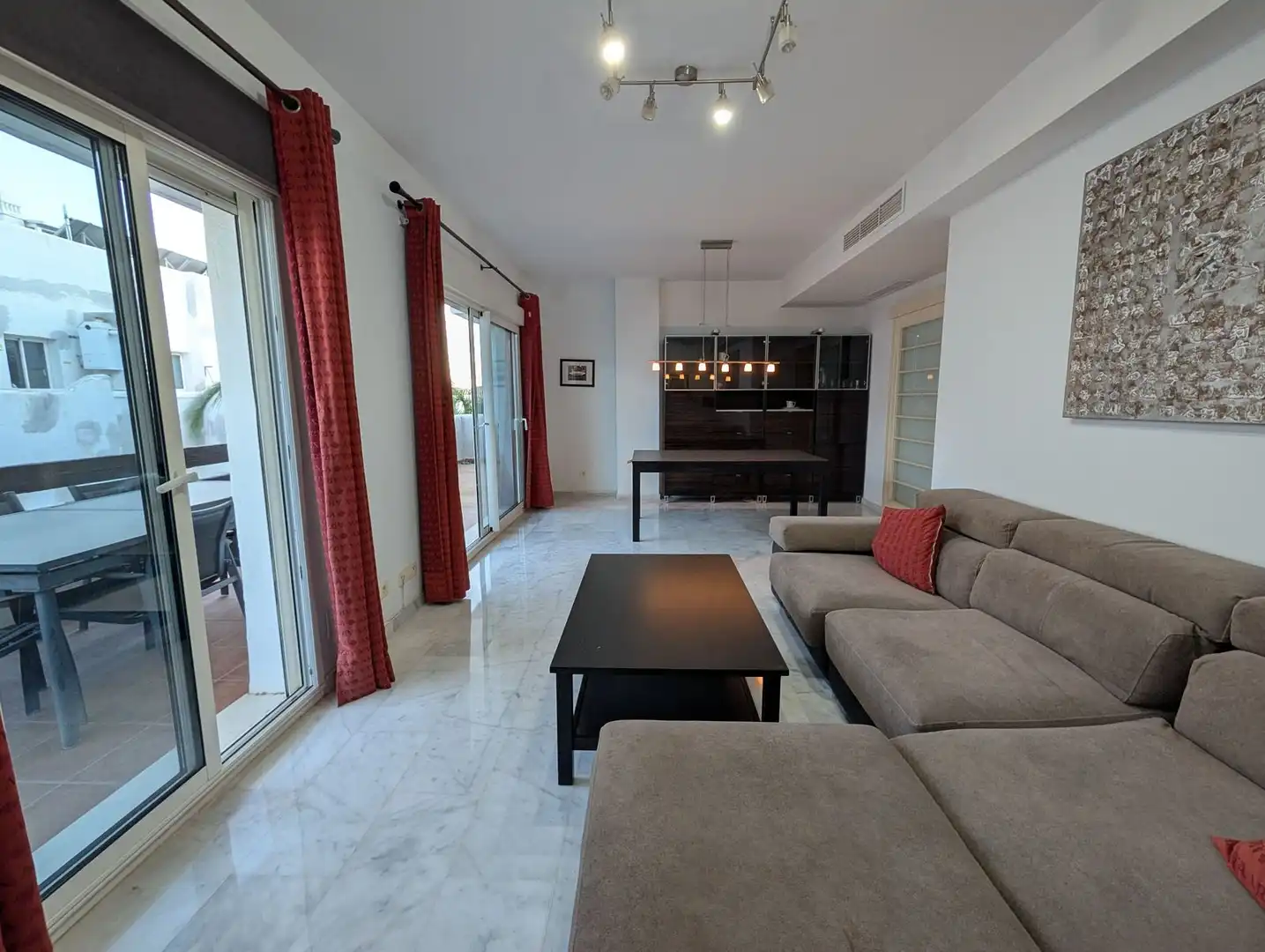 Apartamento de alquiler en Villa Borghese, Valle Romano Golf