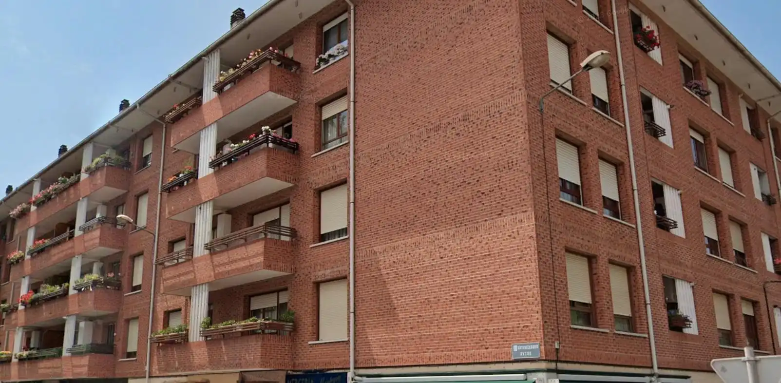 Vista exterior de Pis en venda en Zalla  amb Calefacció, Traster i Moblat
