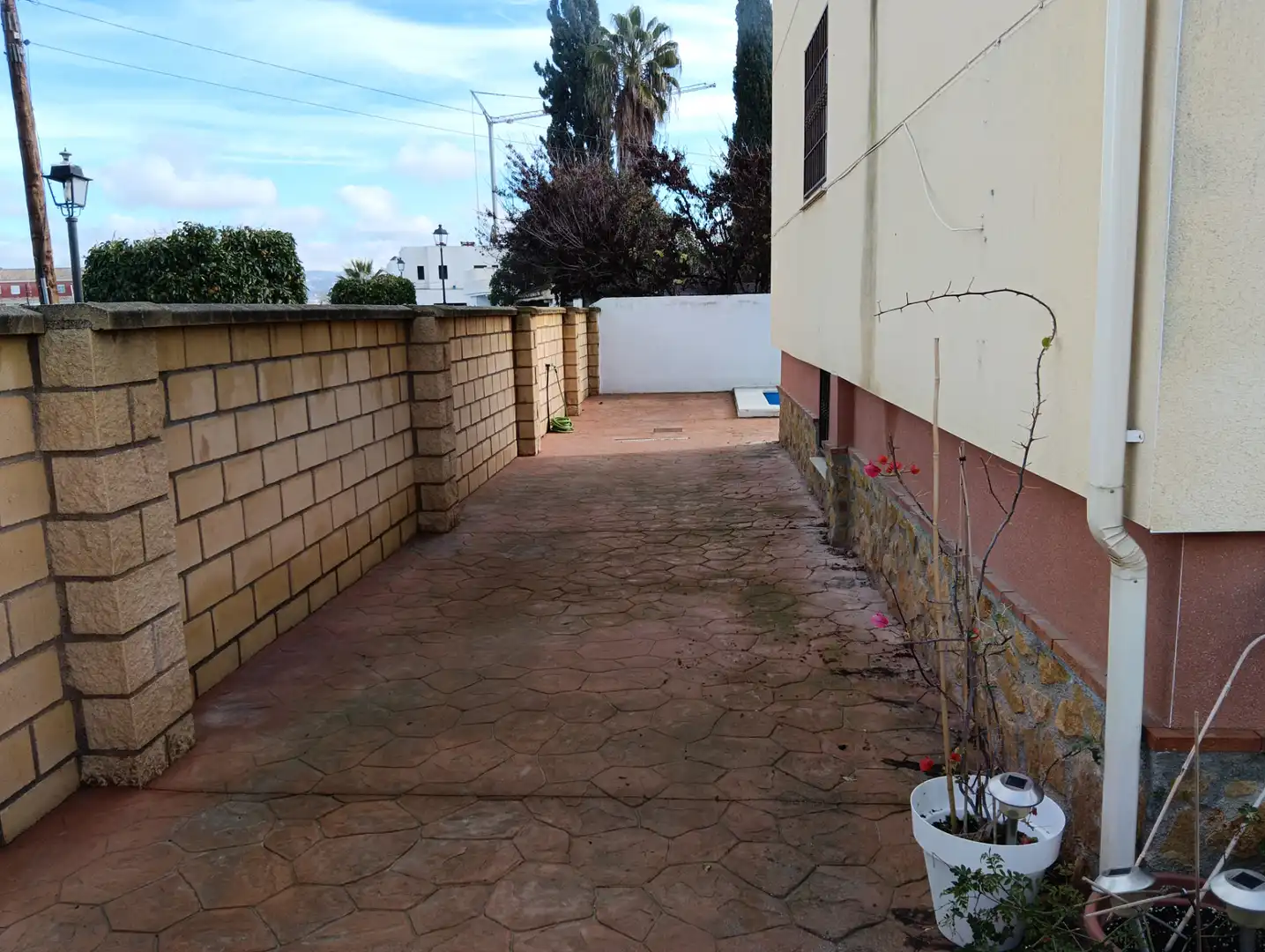 Terrasse von Einfamilien-Reihenhaus zur Miete in Vegas del Genil mit Klimaanlage, Privatgarten und Terrasse