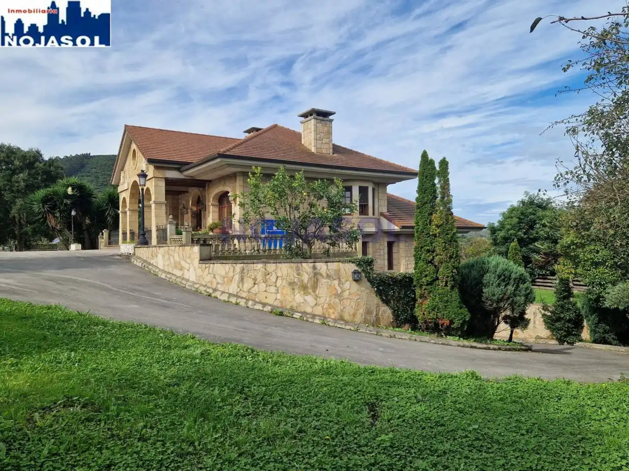 Vista exterior de Casa o chalet en venta en Noja con Aire acondicionado, Calefacción y Jardín privado