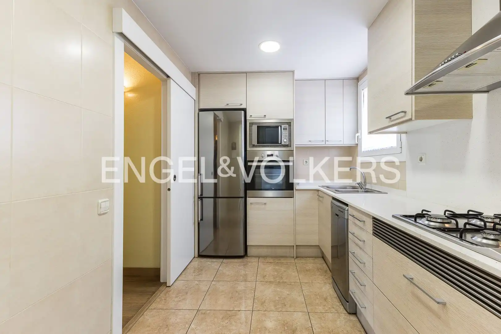 Kitchen of Flat for rent in Esplugues de Llobregat  with Air Conditioner, Heating and Parquet flooring