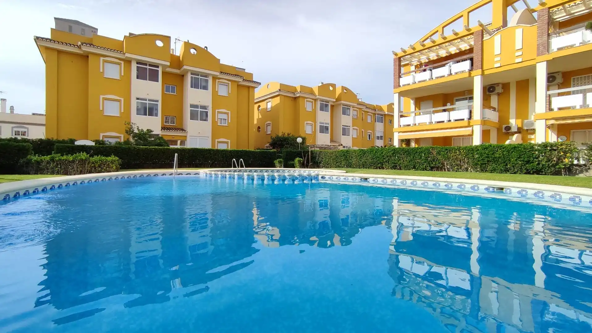 Piscina de Apartamento en venta en Xeraco con Terraza, Trastero y Piscina comunitaria