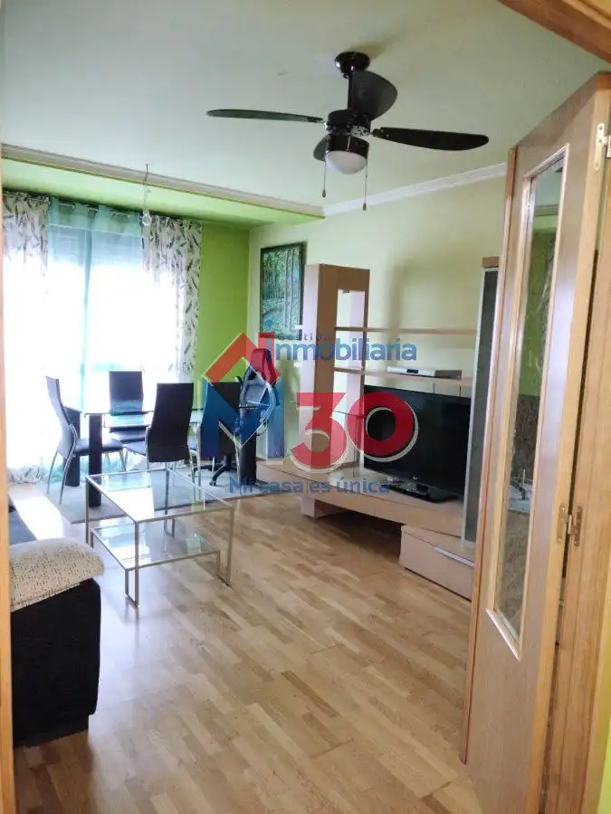 Sala d'estar de Apartament en venda en Miranda de Ebro amb Calefacció, Parquet i Traster