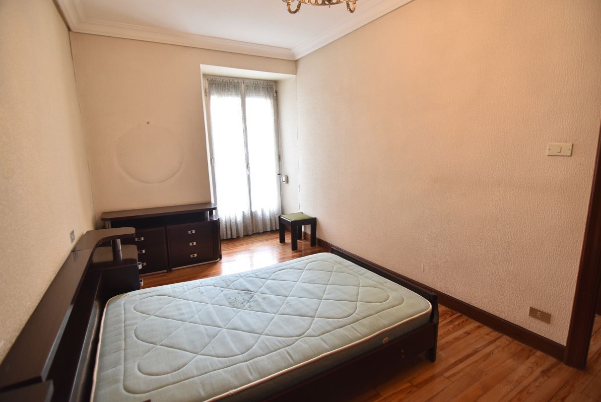 Habitación de Piso en venta en Eibar con Amueblado y Balcón