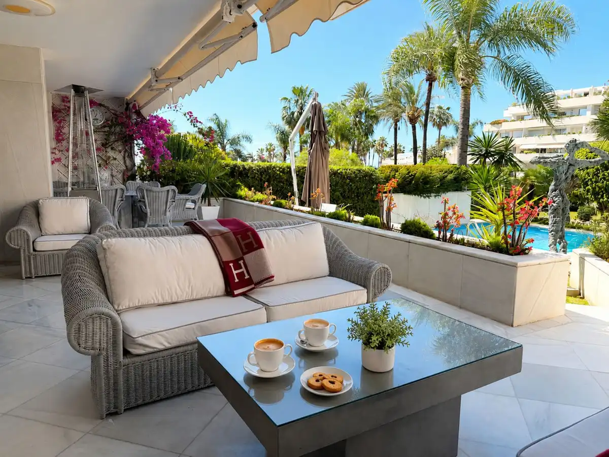 Wohnung mit Aufzug zum Verkauf in Nueva Andalucía, imagen 2