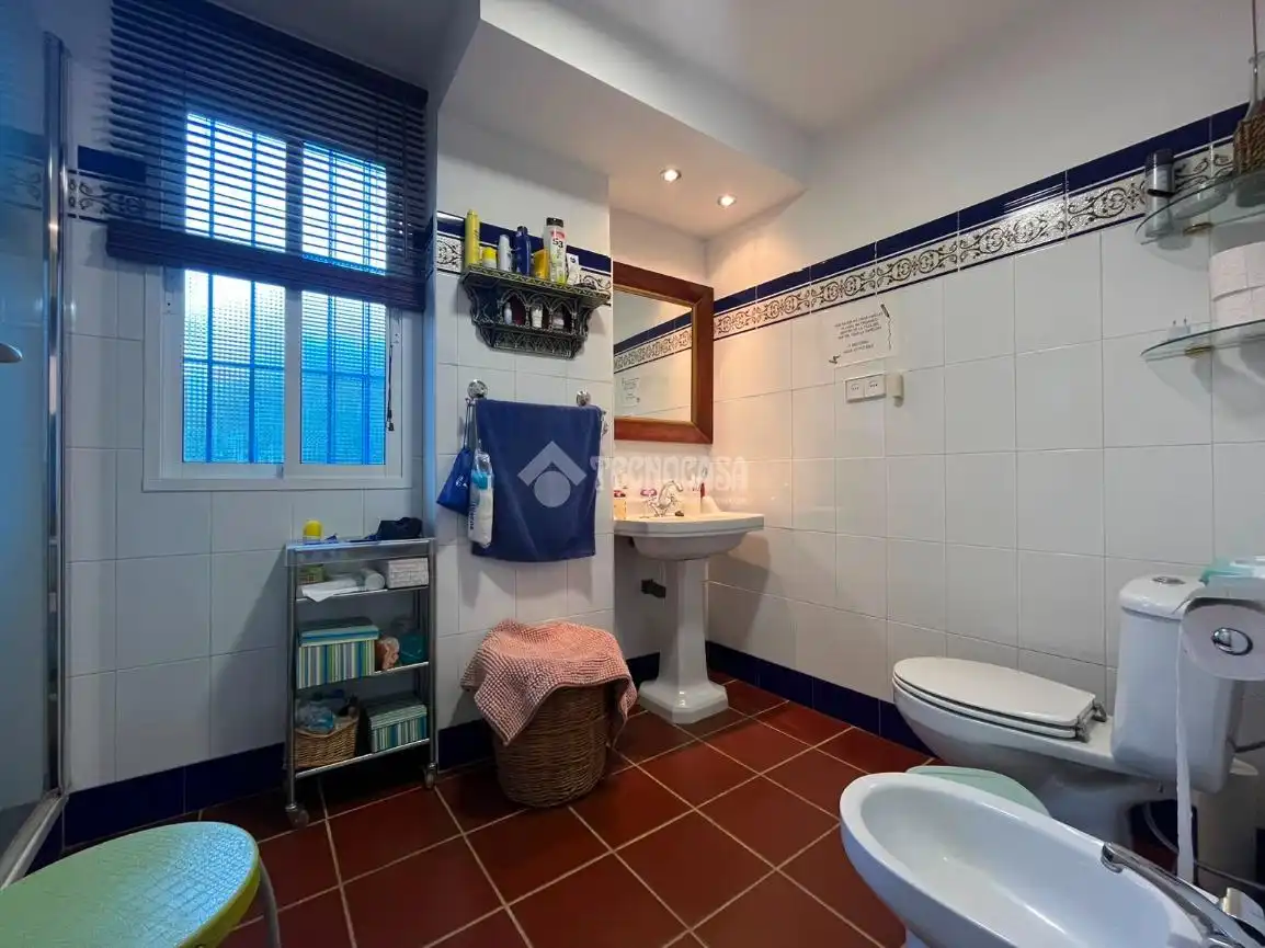 Baño de Finca rústica en venta en Carmona