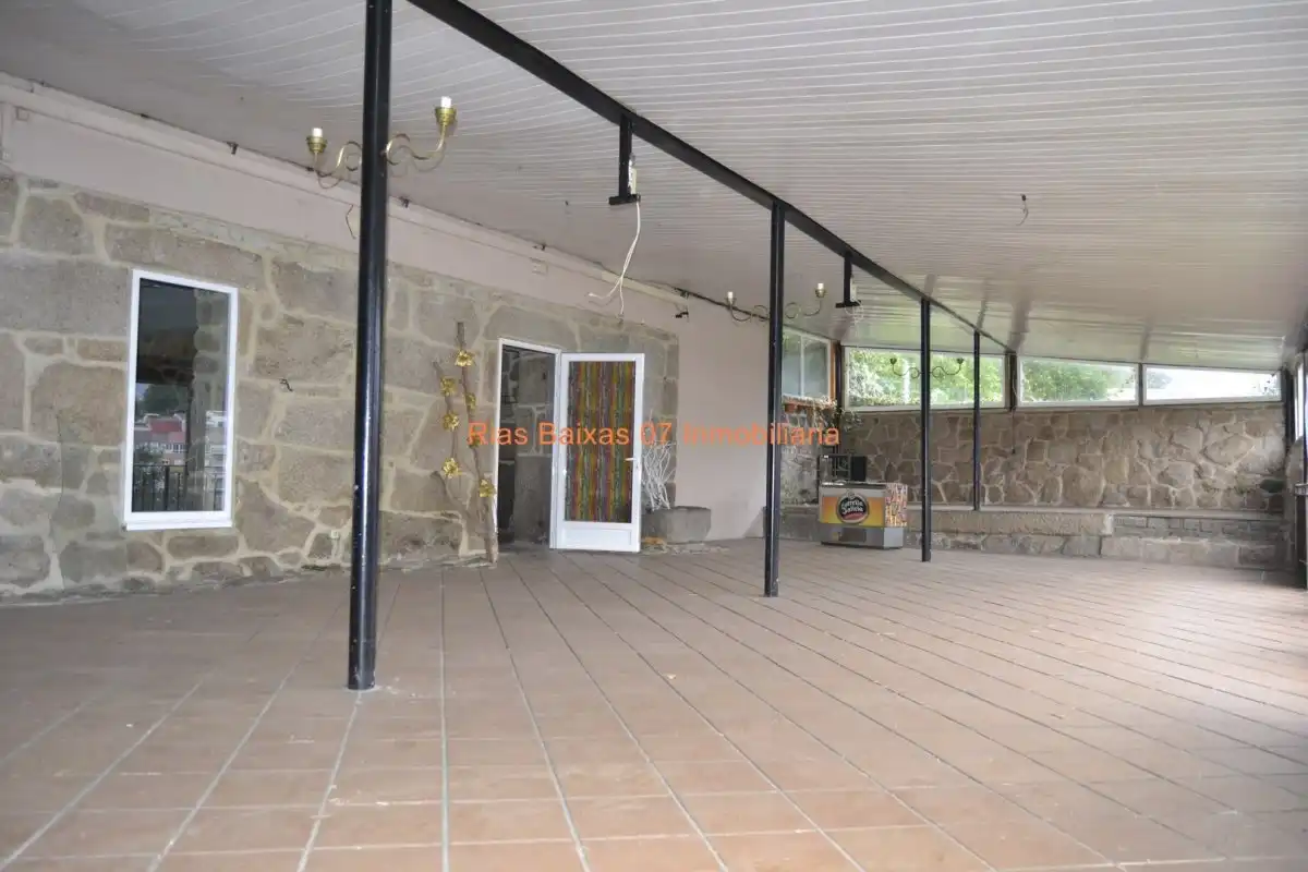 Local comercial en venda a Redondela