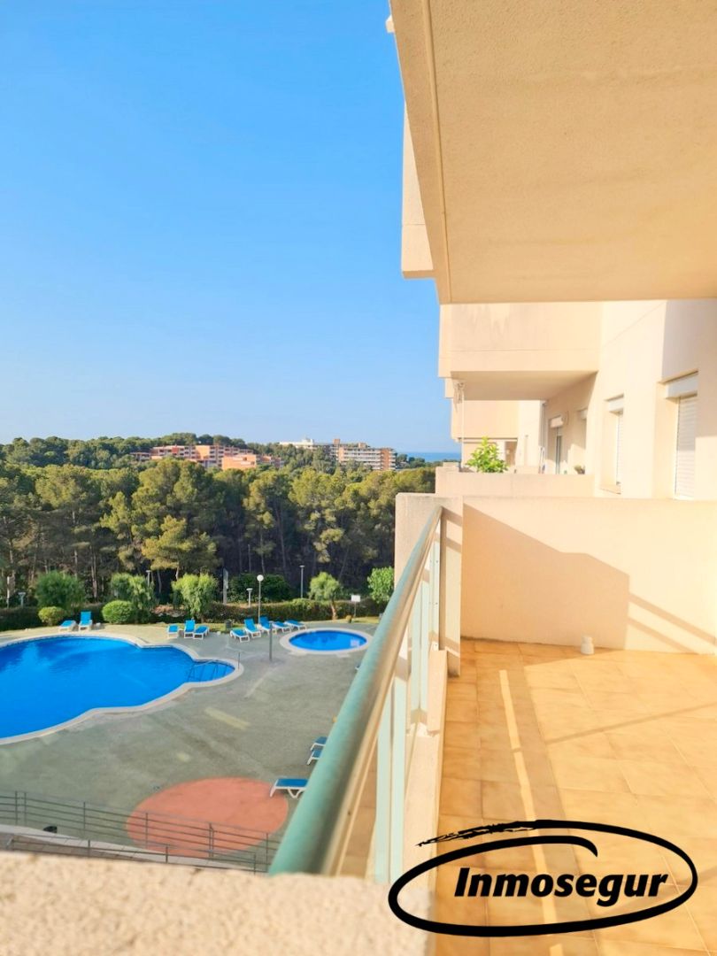 Piscina de Apartament en venda en Salou amb Aire condicionat, Calefacció i Terrassa