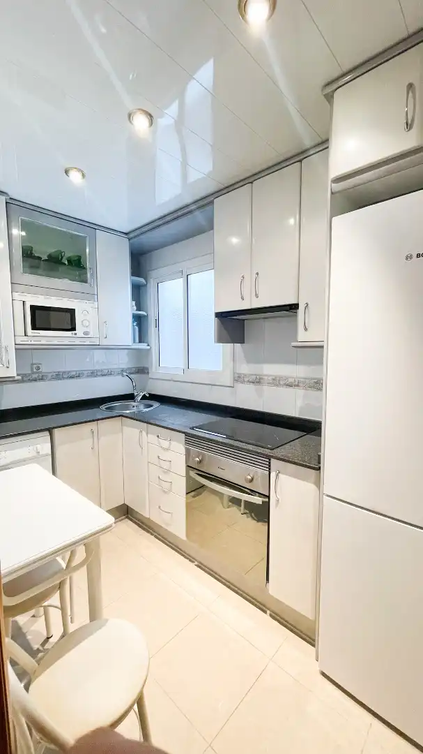 Cocina de Piso en venta en Cerdanyola del Vallès con Aire acondicionado, Trastero y Horno