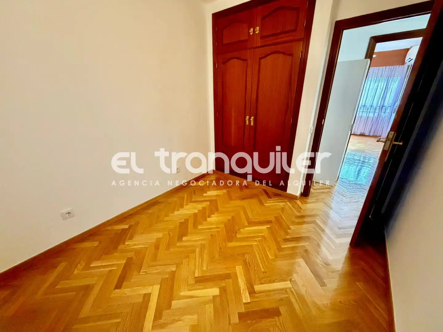 Habitación de Piso de alquiler en Madrid con Aire acondicionado, Parquet y Lavadora