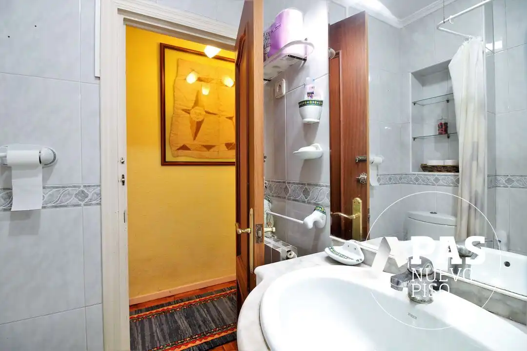 Bathroom of Flat for sale in Santander  with Heating and Terrace