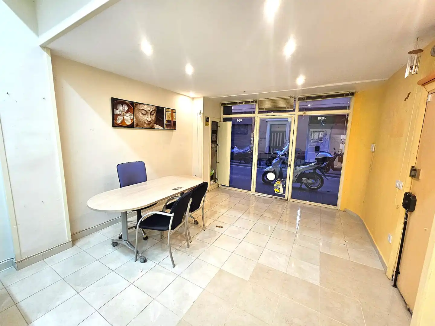 Büro zum Verkauf in L'Hospitalet de Llobregat mit Klimaanlage, Abstellraum und Alarm