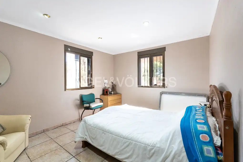 Habitación de Casa o chalet en venta en Sagunto / Sagunt con Aire acondicionado, Calefacción y Jardín privado