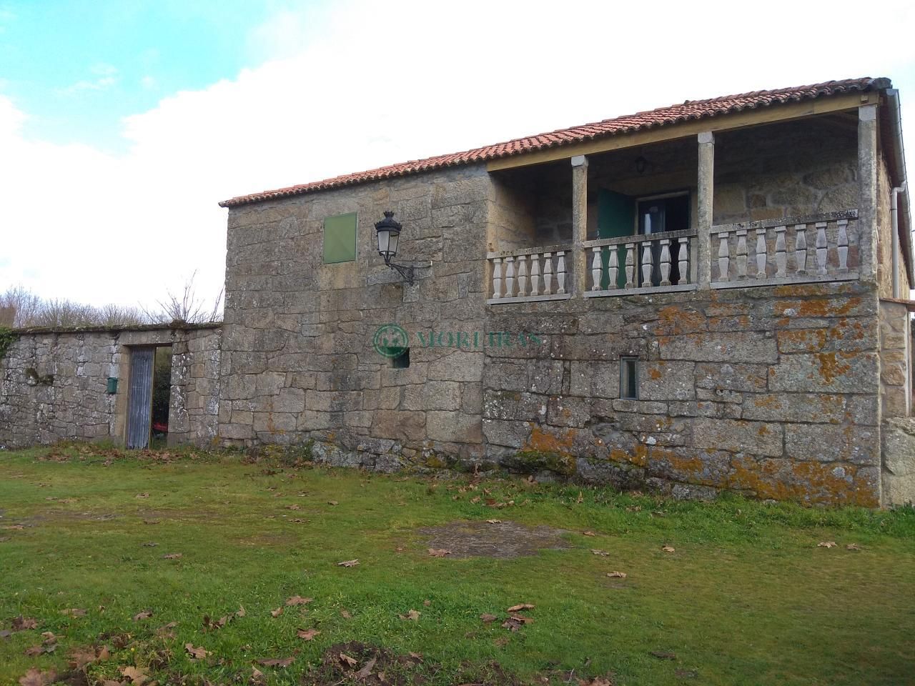 Vista exterior de Finca rústica en venda en Punxín amb Calefacció i Jardí privat