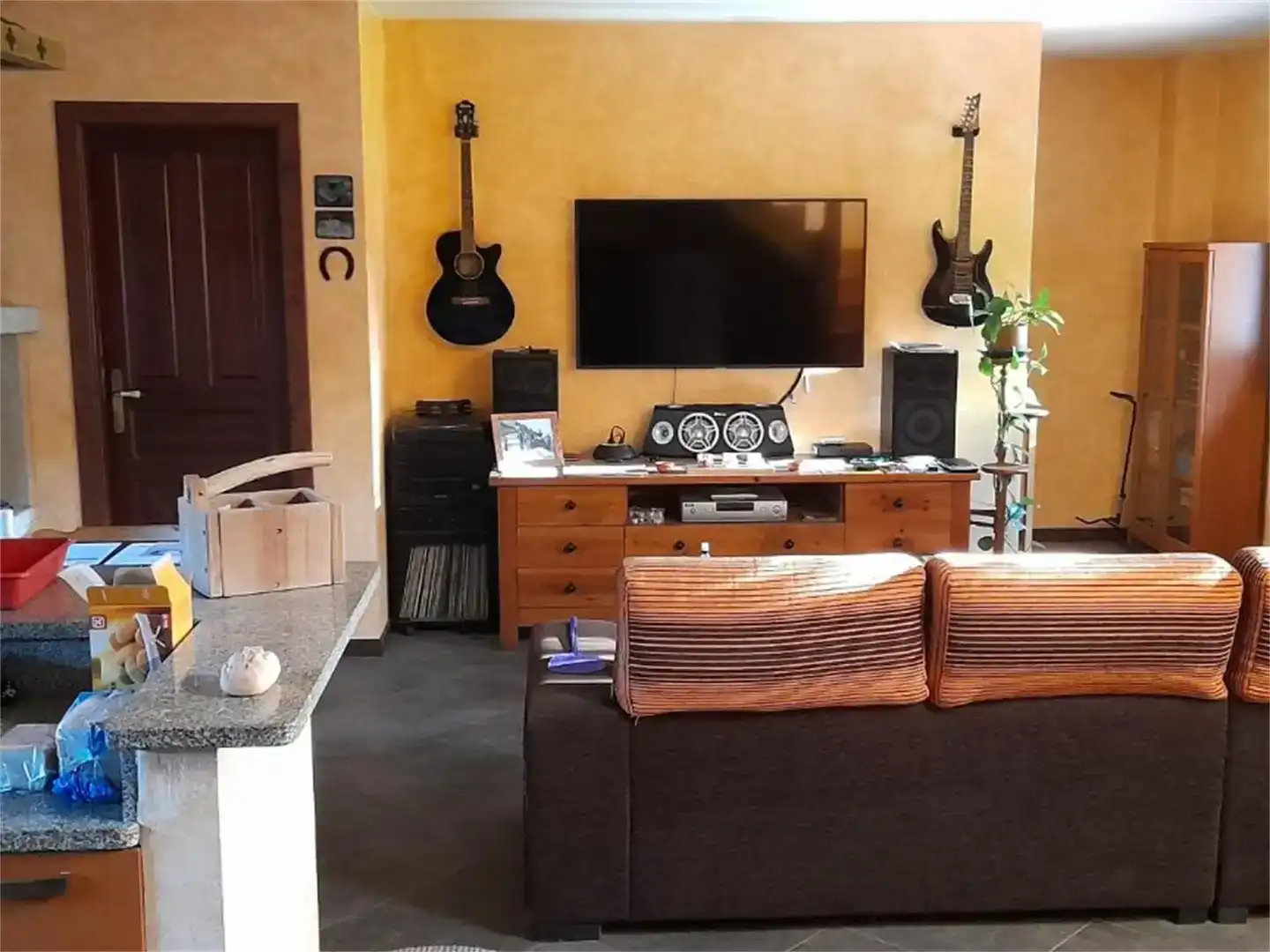 Sala d'estar de Finca rústica en venda en Ponteareas amb Balcó