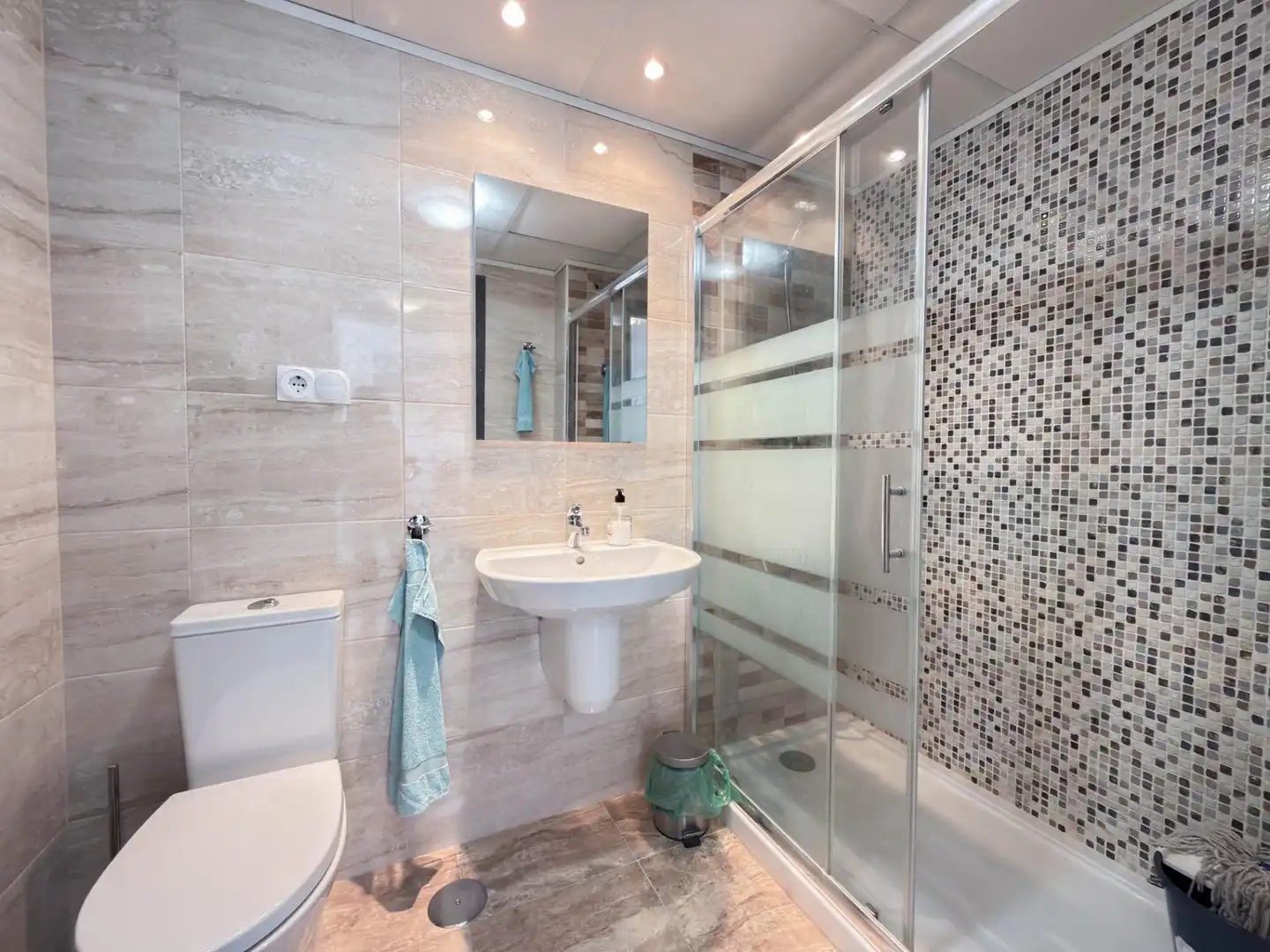 Baño de Ático en venta en Orihuela con Aire acondicionado, Terraza y Amueblado