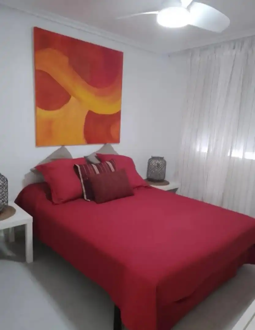 Habitación de Apartamento de alquiler en Torrevieja con Terraza, Amueblado y Lavadora