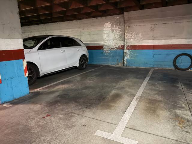 Garaje en Venta en Calle de Venezuela en Valleaguado - La Cañada