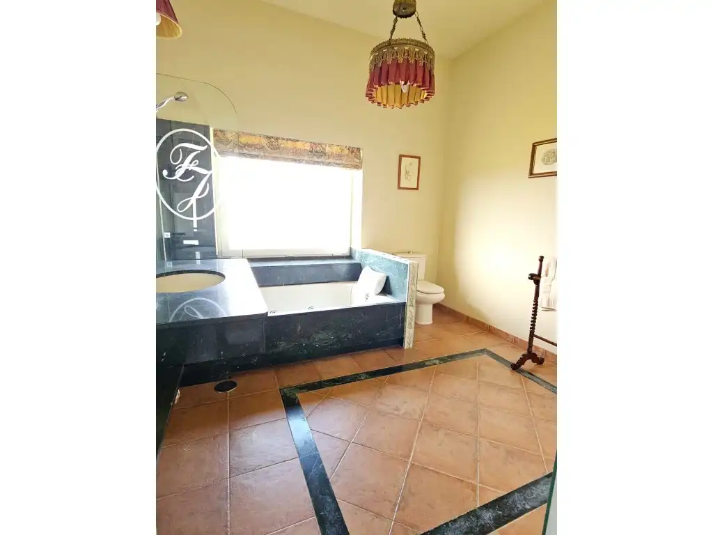 Bany de Casa o xalet en venda en Torrox amb Aire condicionat, Jardí privat i Terrassa
