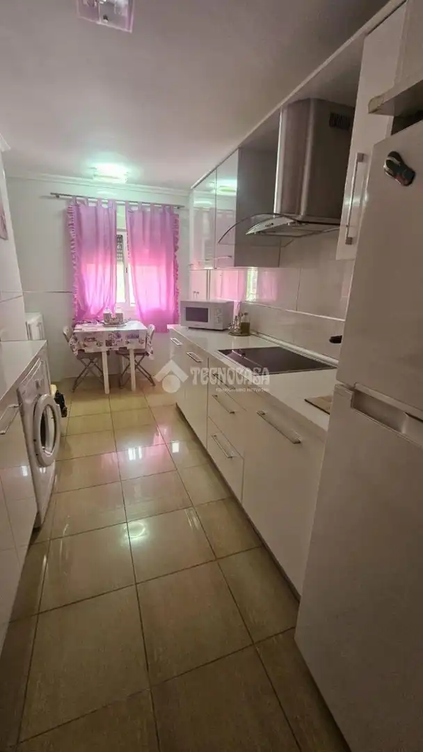 Cocina de Piso en venta en Sevilla con Aire acondicionado