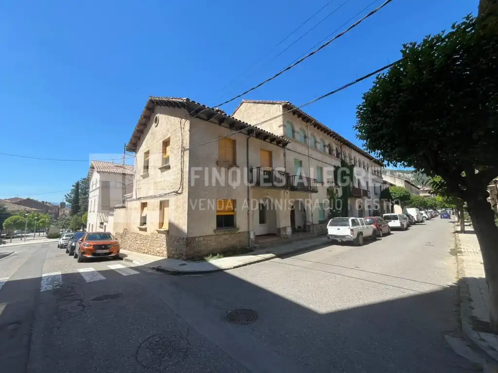 Exterior view of Houses for sale in La Pobla de Segur