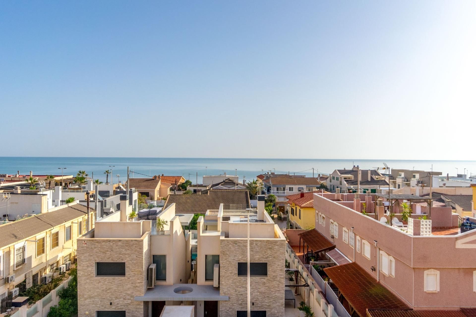 Exterior view of Flat for sale in Torrevieja  with Oven