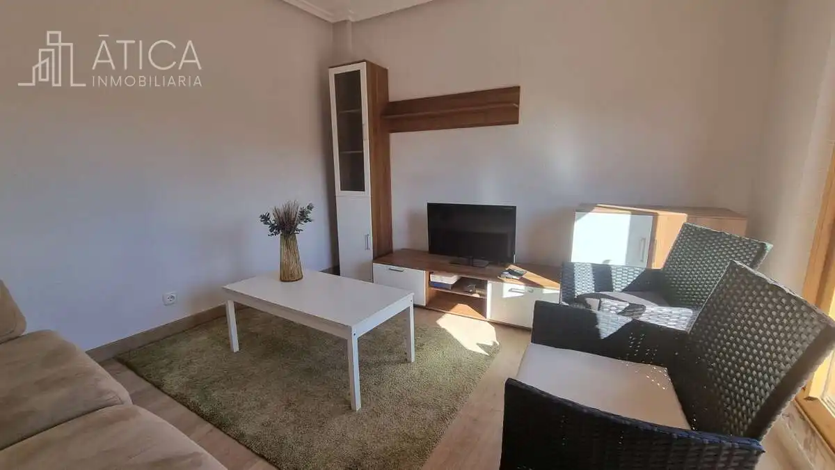 Sala d'estar de Àtic de lloguer en San Bernardo - Carmelitas - Campus
