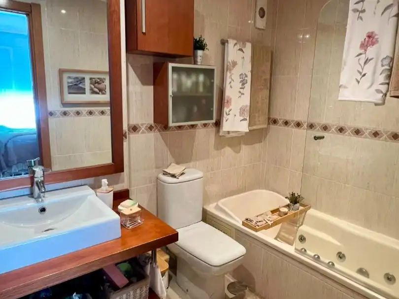 Baño de Piso en venta en Vigo  con Calefacción, Parquet y Trastero