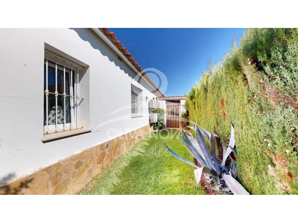 Casa amb piscina en venda a Calle Brueghell, imagen 10