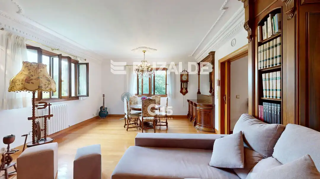 Sala d'estar de Casa o xalet en venda en Hondarribia amb Calefacció, Jardí privat i Terrassa