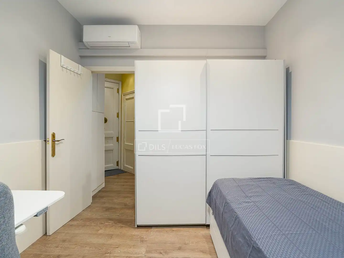Habitación de Piso en venta en Barcelona con Aire acondicionado, Terraza y Amueblado