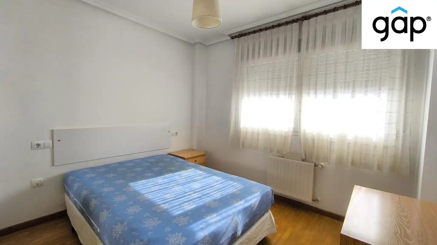 Habitación de Piso de alquiler en Cuenca con Calefacción, Terraza y Amueblado