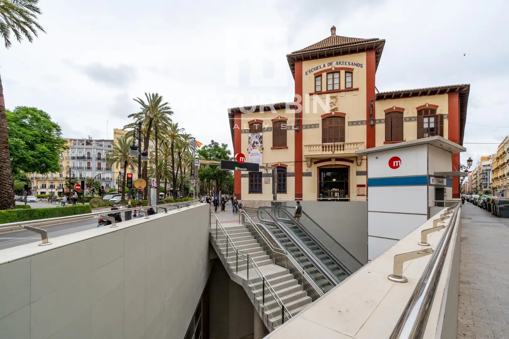 Vista exterior de Local de lloguer en Valencia amb Aire condicionat
