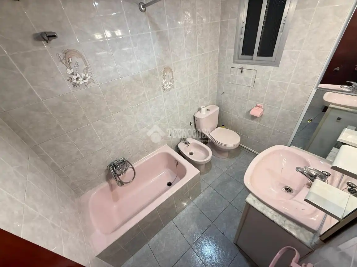 Bathroom of Flat for sale in Zaragoza  with Heating