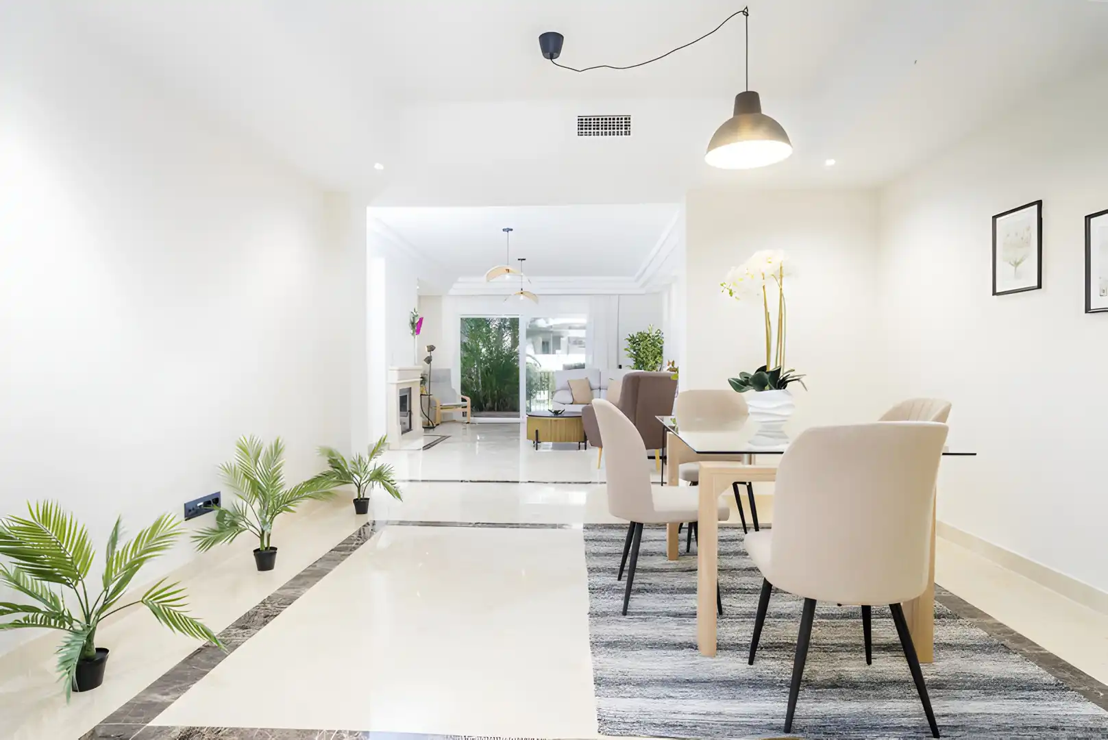 Comedor de Apartamento en venta en Marbella con Aire acondicionado, Terraza y Piscina