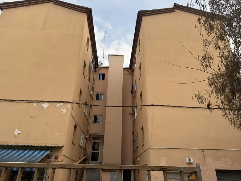 Wohnung mit Aufzug zum Verkauf in Calle Gaieta Vinzia