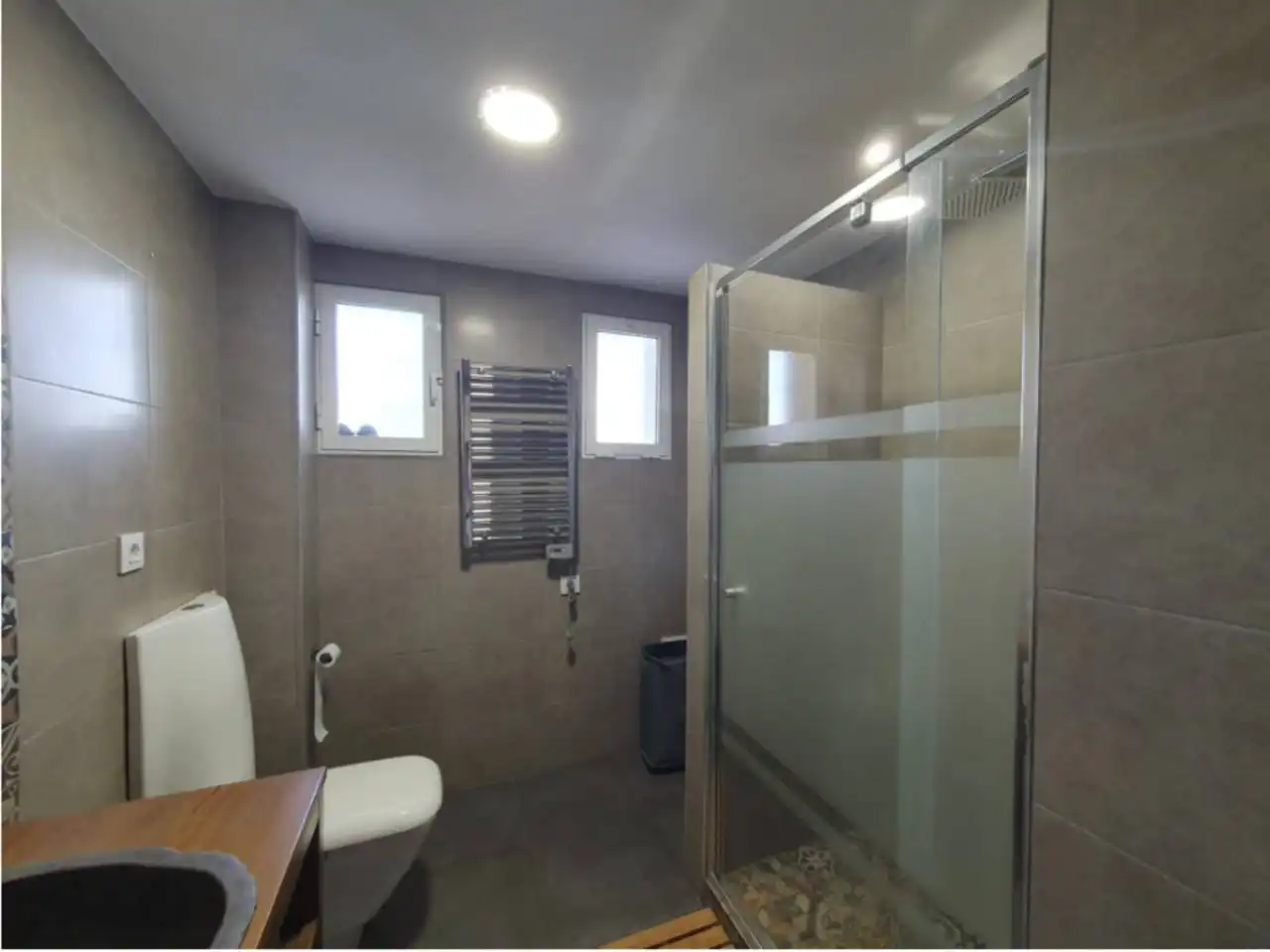Baño de Apartamento de alquiler en Badajoz con Aire acondicionado, Calefacción y Trastero