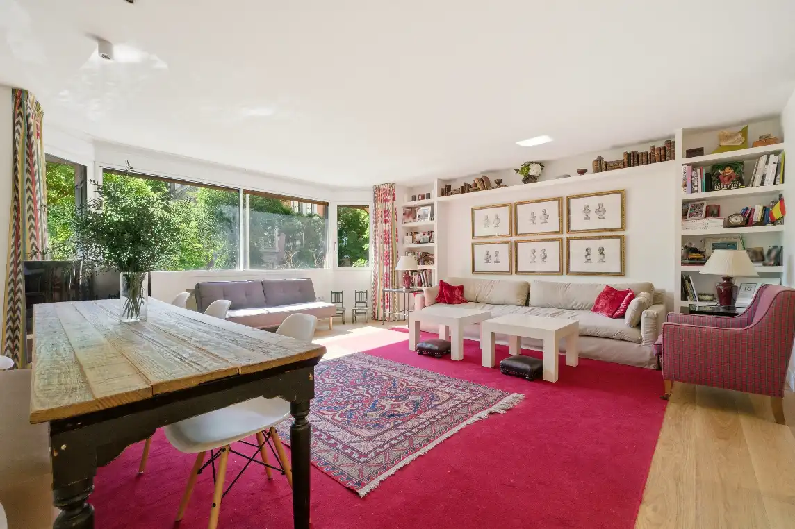 Flat with lift for sale in Calle de Miguel Ángel