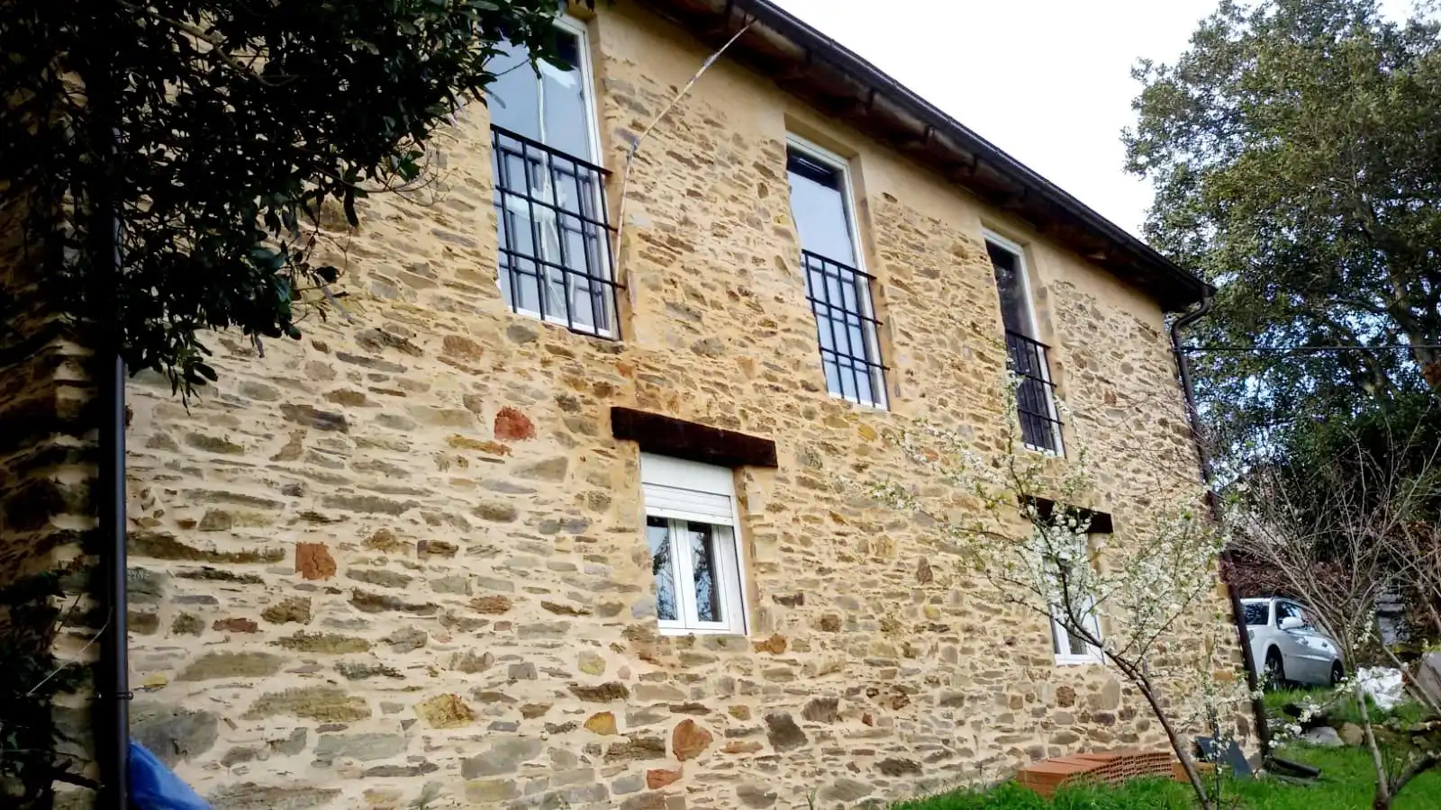 Vista exterior de Finca rústica en venda en Vegadeo amb Calefacció i Balcó
